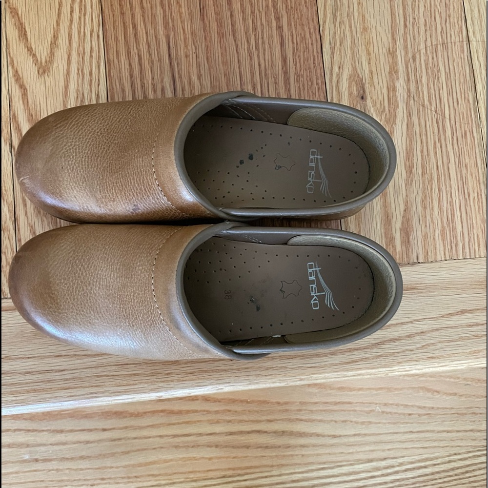 Womens Dansko clogs